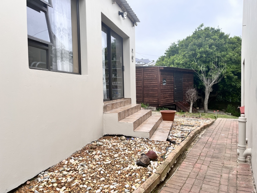 4 Bedroom Property for Sale in Dana Bay Western Cape